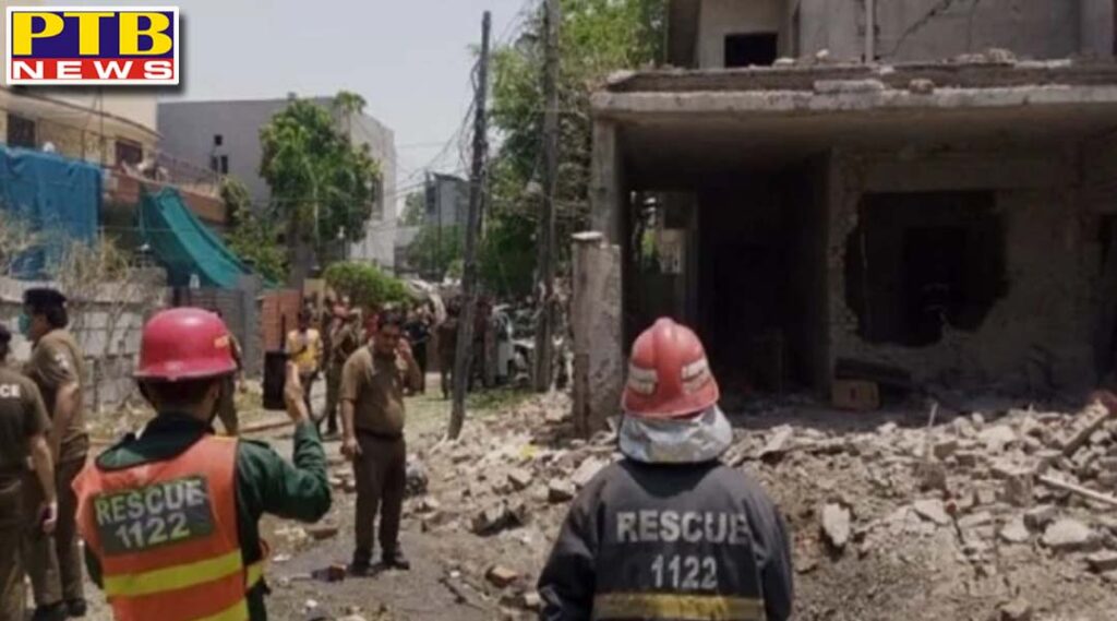blast in lahore s johar town near hafiz saeed s house several injures Pakistan