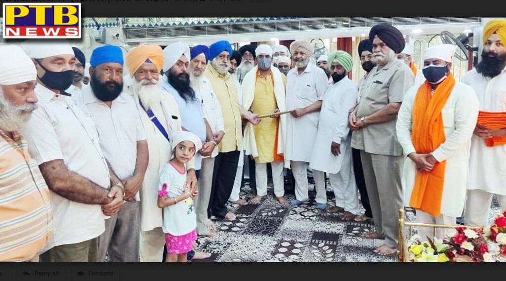 MLA Henry presented a check of Rs 1 lakh to Preet Nagar Gurdwara Singh Sabha Jalandhar