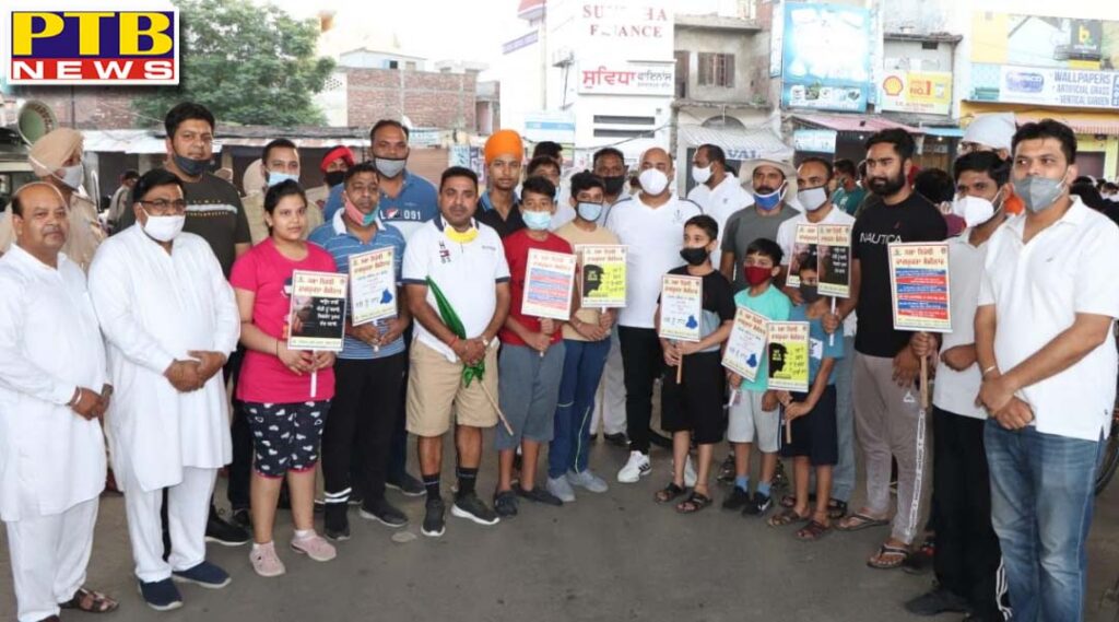 Jalandhar Dehat SSP Naveen Singla flagged off the cycle rally started against drugs Cycle for many kilometers with himself and other police officers Jalandhar Rural Punjab