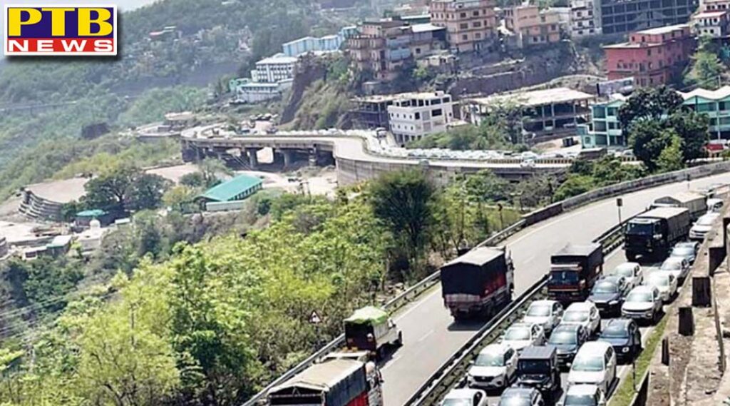 massive traffic jam as hundreds of cars line up to enter himachal highway as soon as the requirement of covid report himachal pradesh