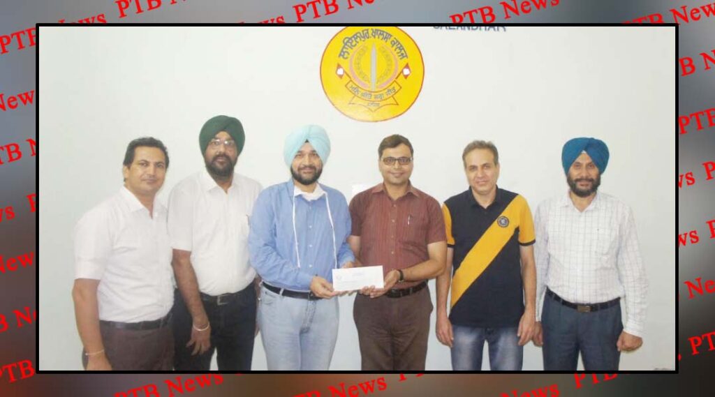 The teachers guiding the students of Lyallpur Khalsa College, are also making progress in the field of studies,
