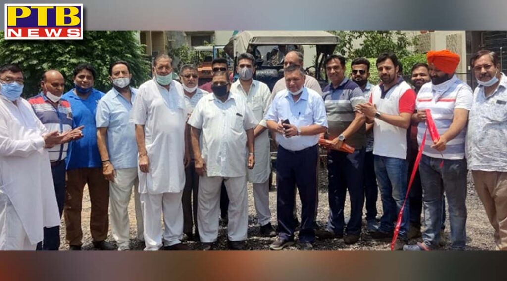 Jalandhar MLA Henry inaugurates the construction of roads of Friends Colony and Radisson Enclave at a cost of Rs 60 lakh
