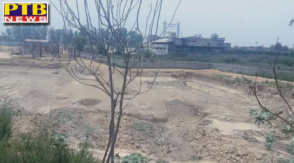 Construction of shopping goods on the basis of irregularities PUDA officer's arm was also stained Allegations of grabbing the land of railways and Punjab government Jalandhar