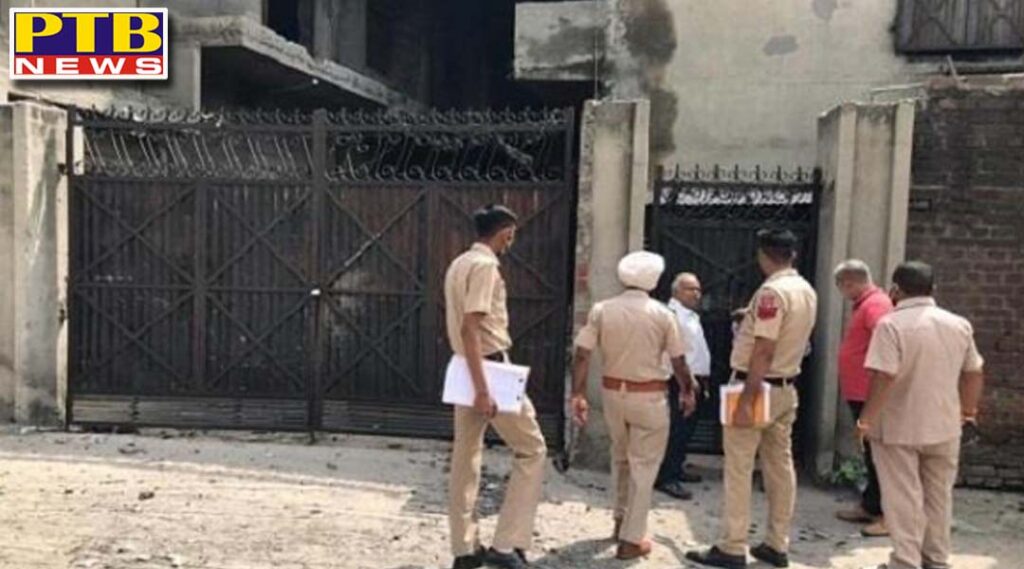 old factory building collapsed in ludhiana many feared trapped Punjab