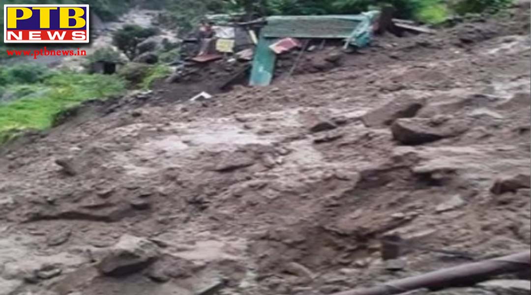 पहाड़ों में भारी बारिश से हुई फिर तबाही, सात मकान जमींदोज, सात लोग मलबे में दबे, दो बच्चों के शव बरामद,