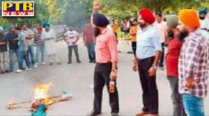 Protests are being held in this famous Punjabi university by burning an effigy of Punjabi singer Gurdas Maan Patiala Punjab
