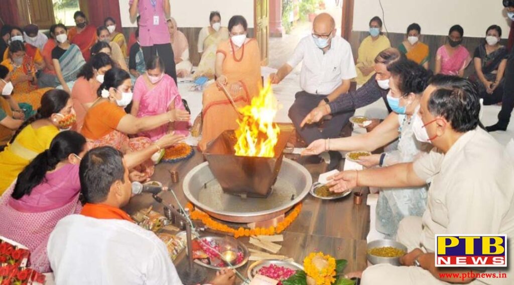 KMV College commences new academic session 2021-22 with pious Havan Jalandhar