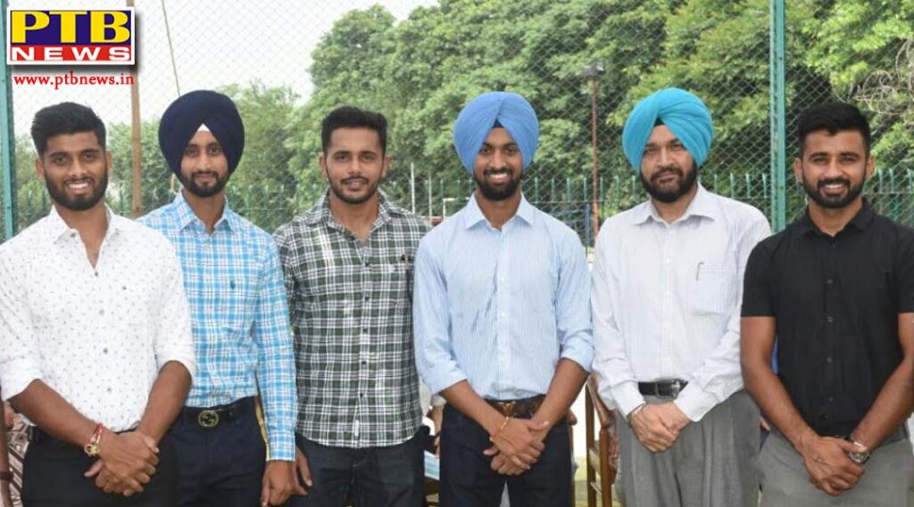 Players of the winning hockey team at the Tokyo Olympics arrive at Lyallpur Khalsa College Jalandhar