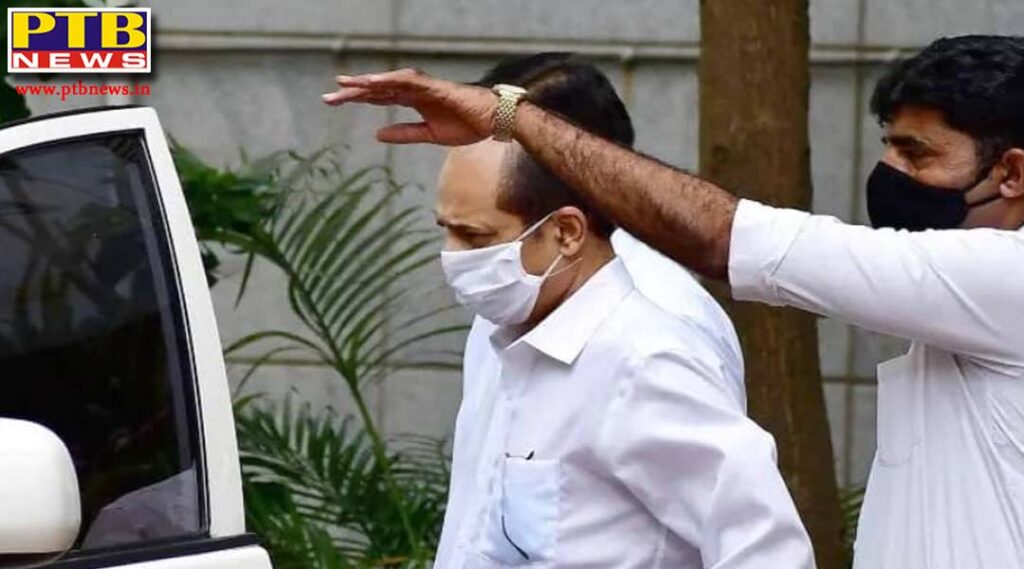 Sachin Vaze disclosure After stopping posting of 10 DCPs in Mumbai two ministers took a bribe of 40 crores to return them Maharashtra