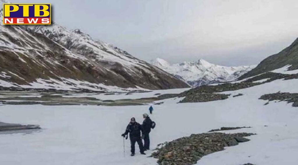 bad weather in himachal 11 tourists missing for trekking in chitkul
