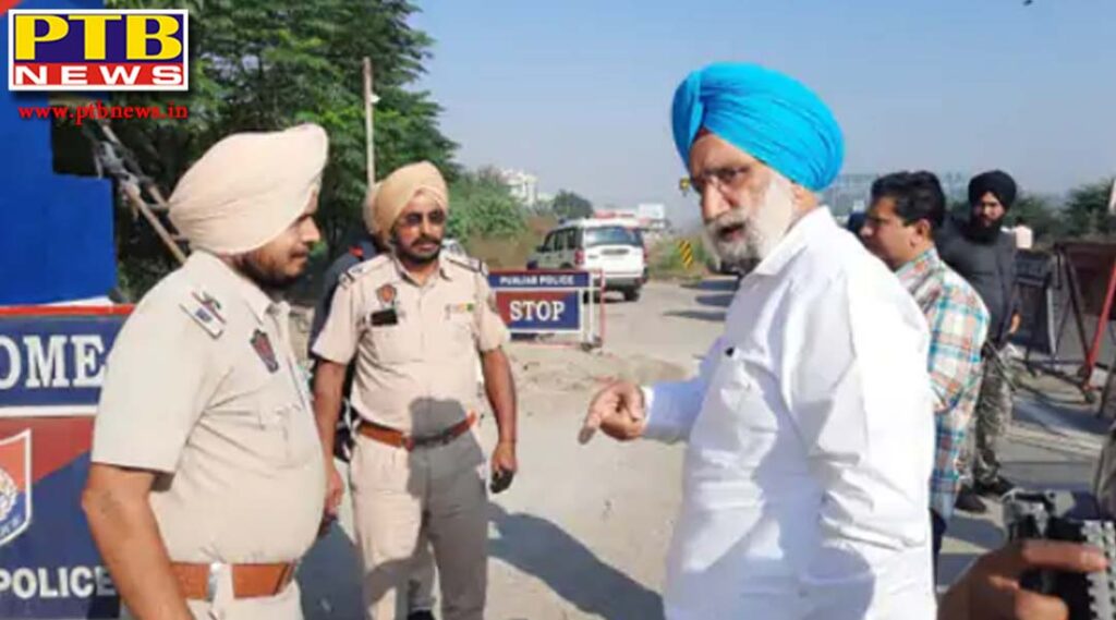 Deputy Chief Minister Sukhjinder Randhawa in action mood, suddenly stopped on Jalandhar Highway Two ASIs were suspended