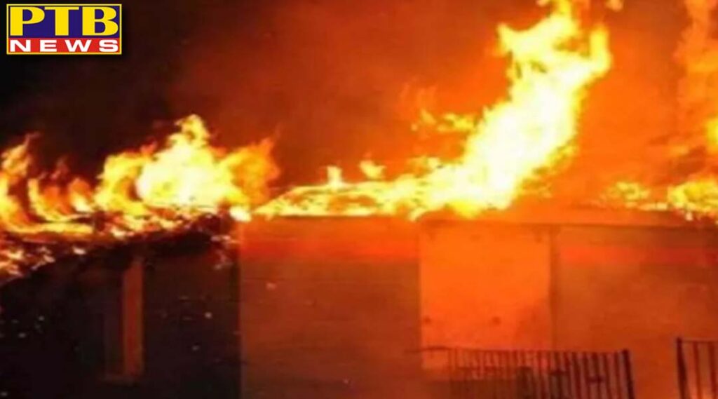 fire broke out at godown in harkesh nagar okhla phase 2 delhi