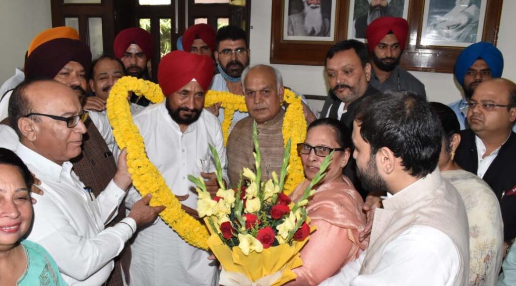 CM Punjab Charanjit Singh Channi Visits Jalandhar MLAs, Meets Minister and EX-Minister Homes Asks them to ensure every eligible get benefit of government's pro-poor initiatives, Assures continuous flow of funds for development of city