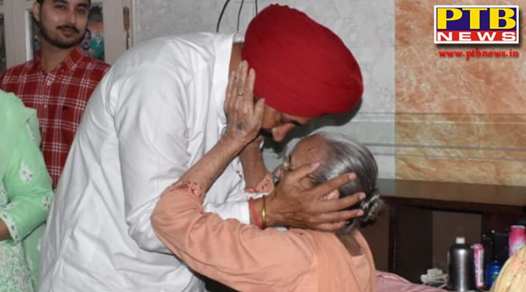 CM Punjab Charanjit Singh Channi Visits Jalandhar MLAs, Meets Minister and EX-Minister Homes Asks them to ensure every eligible get benefit of government's pro-poor initiatives, Assures continuous flow of funds for development of city