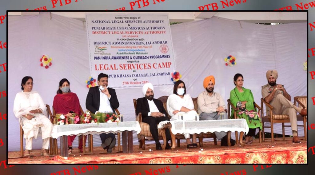 Endless Festival of Freedom - District and Sessions Judge got 10 children orphaned due to Corona at the district level Legal Aid Camp on the spot