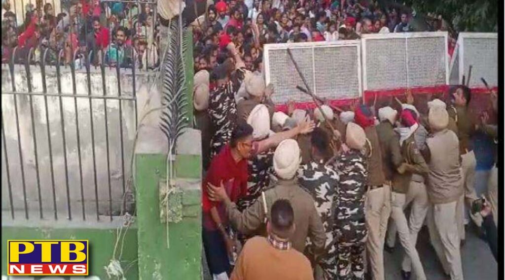 Unemployed teachers surrounded the education minister' house in jalandhar