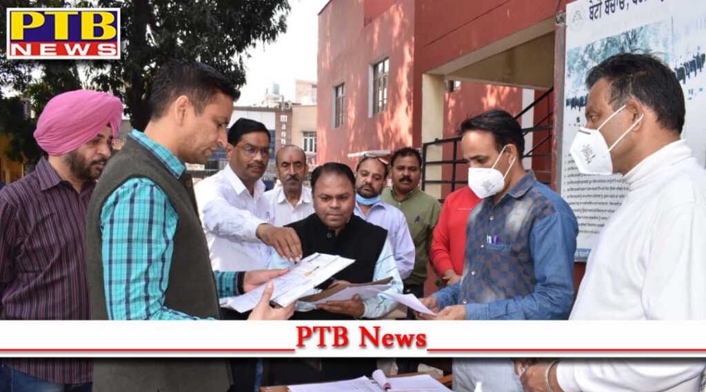 15723 voters participated in 1974 booths in special camps on behalf of the district administration The Collector Ghanshyam Thori made a surprise visit to the camps, interacted with the first time voters Jalandhar Punjab