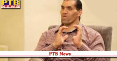 WWE Champion The Great Khali may join AAP Party meets Delhi Chief Minister Arvind Kejriwal Dalip singh rana