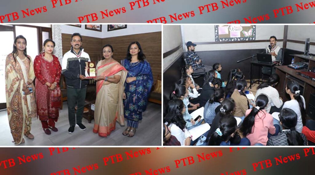 Department of MCVP of HMV Organized One Day Workshop on Story Telling 3rd Anniversary of Radio Awaaz celebrated