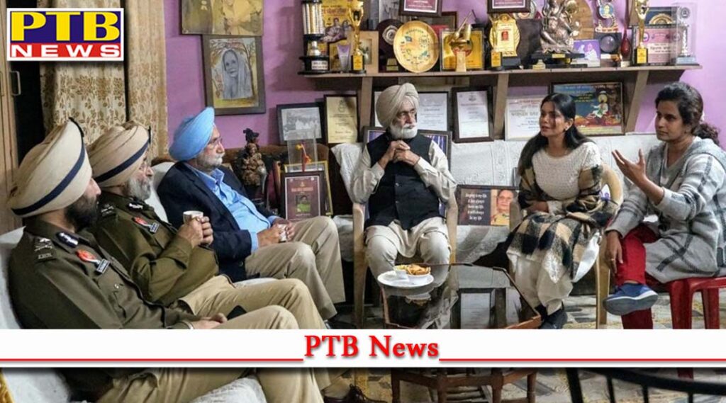 Deputy Chief Minister Sukhjinder Singh Randhawa reached out to the family of folk singer Gurmeet Bawa Dera Baba Nanak will be a suitable memorial of Gurmeet Bawa: Sukhjinder Singh Randhawa Punjab