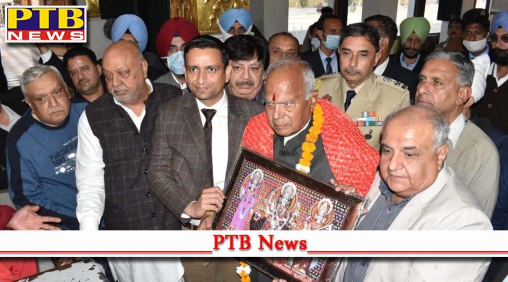 Punjab Governor Banwari Lal Purohit PAYS OBEISANCE AT SHRI DEVI TALAB MANDIR Jalandhar Punjab