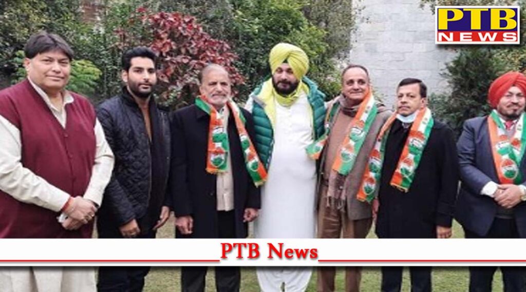 former mayor and akali leader vishnu sharma joins congress Punjab