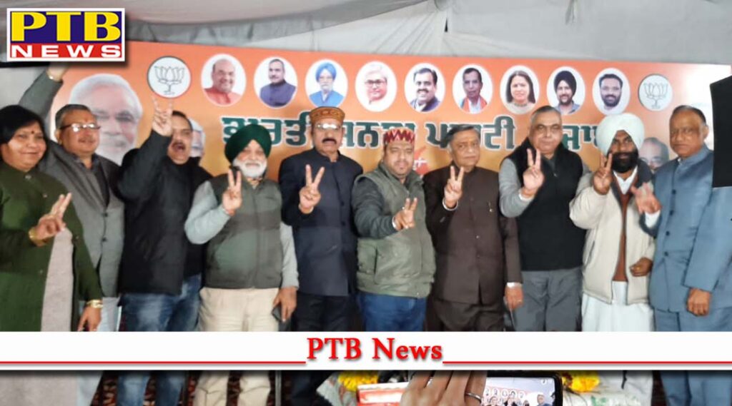 Grand welcome to the candidates Manoranjan Kalia KD Bhandai Mahinder Bhagat of all three seats by District BJP Jalandhar