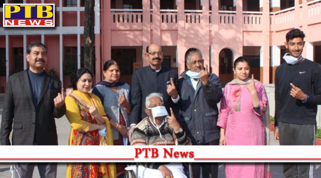 How much voting took place in Jalandhar district till 11 am Which candidates of Jalandhar have cast their vote so far Jalandhar Punjab