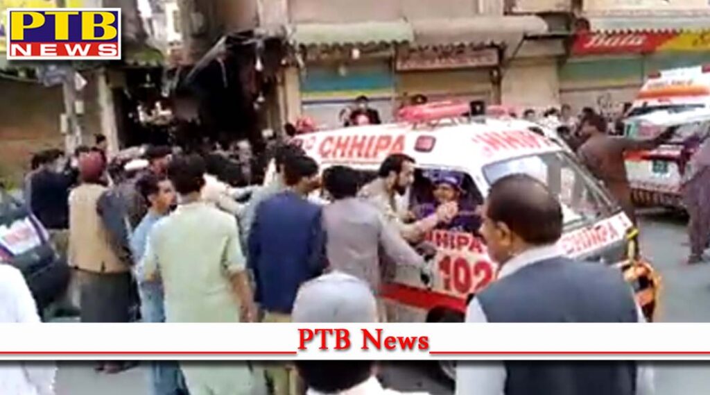 pakistan peshawar mosque blast kocha risaldar many deaed injured