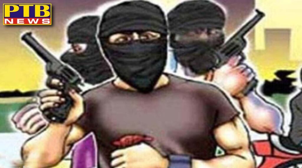2 robbers committed a big incident at the chemist shop sensation spread in the area