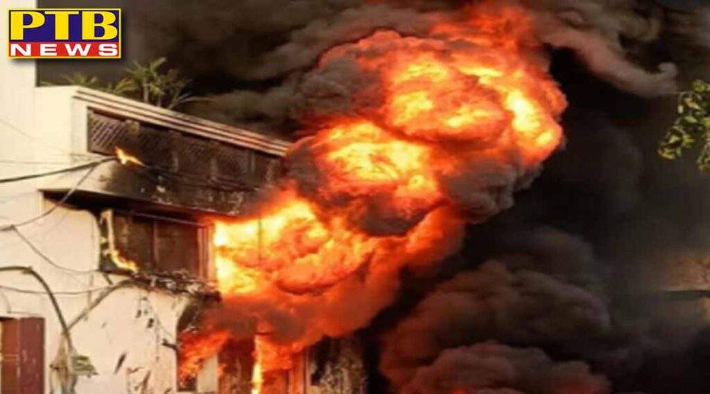 A huge fire broke out in the shop in Meena Bazar, goods worth lakhs were burnt to ashes,