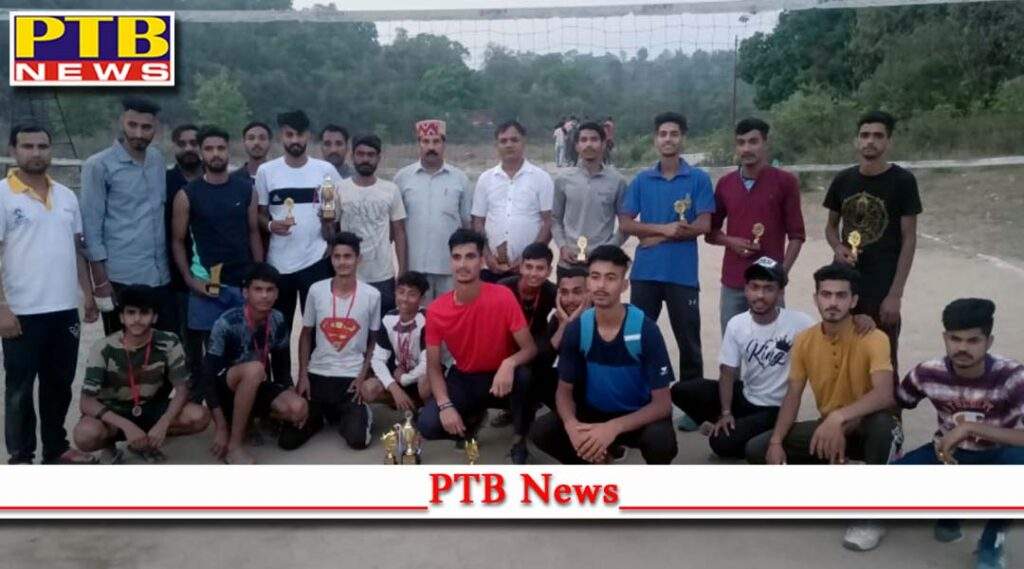 society invited the candidate for the post of MLA Satpal Singh as the chief guest in the volleyball tournament held at Shiv Mandir Chokdu Himachal Pardesh