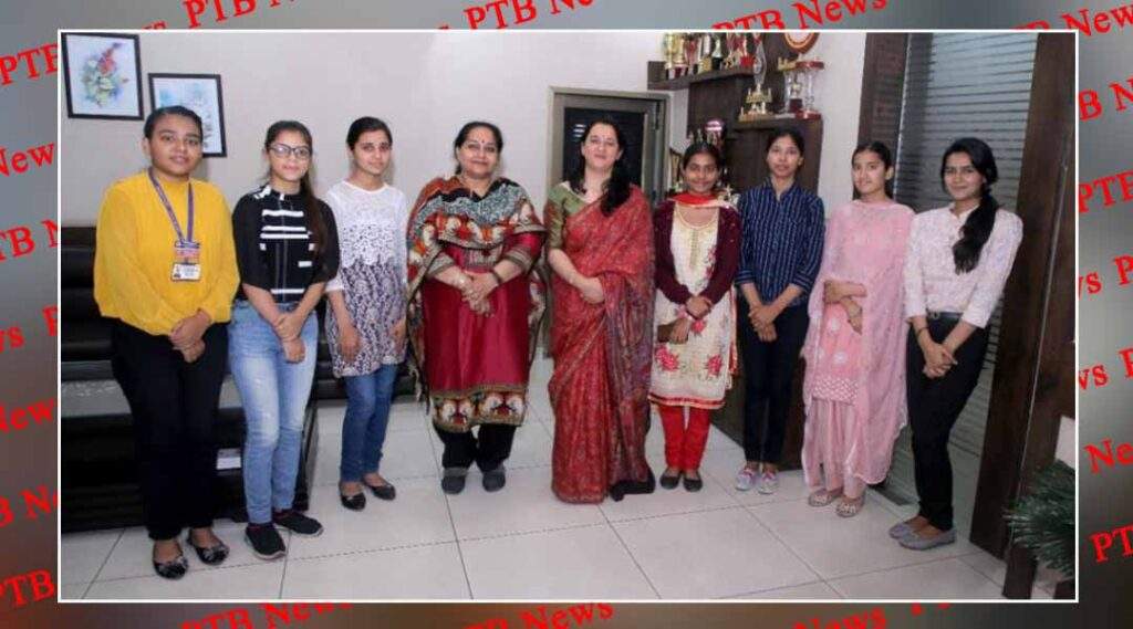 Girls of PCM SD College for Women Jalandhar topped GNDU in B.Com Semester I