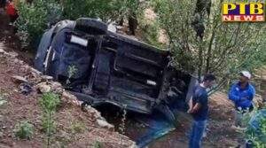 Car fell into a deep gorge 4 people died police engaged in investigation