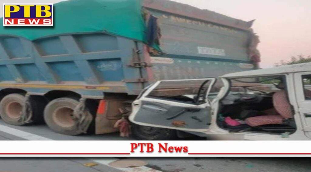 accident on yamuna expressway jewar car hits truck 5 died two injured