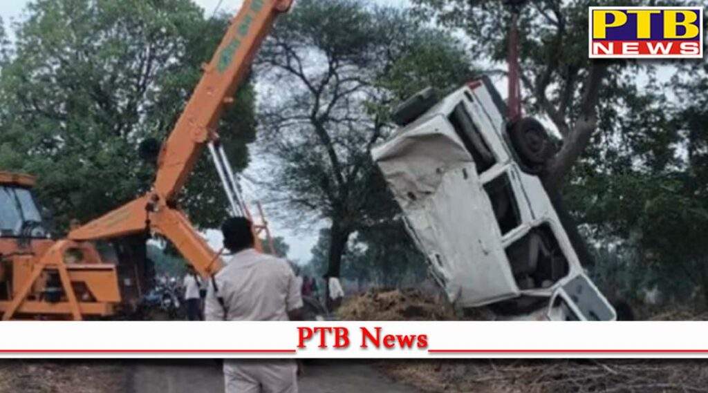 In a terrible road accident Bolero car fell into the well 7 killed 6 seriously injured CM expressed grief