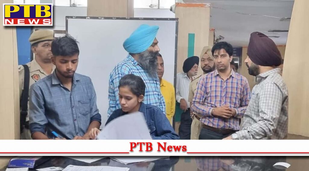 Jalandhar DC Jaspreet Singh visited the service center Instructions to display the details of all services and charges for the convenience