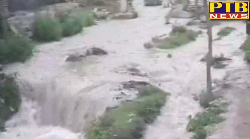 kullu flood in many villages tourist camp damage in manikarn
