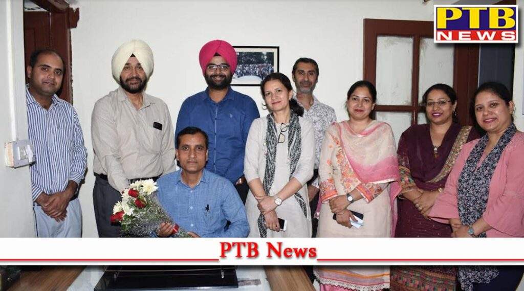 Lyallpur Khalsa College teacher Dr. Narveer Singh assumed the position as the head of the physics department.