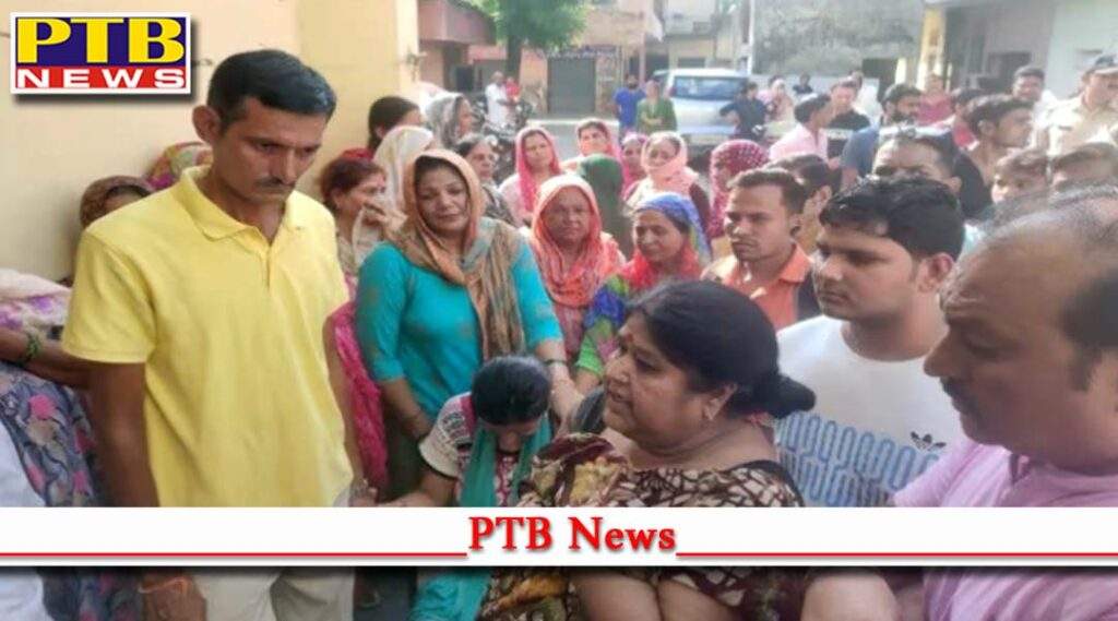 meerut double murder retired constable wife granddaughter killed slitting their throats UP PTB Big News Breaking