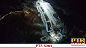himachal pradesh kullu breaking tempo traveler full tourists fell into ditch kullu 7 killed 10 injured