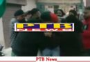Jalandhar two cable operators got into a scuffle in front of the SHO the SHO was watching the whole scene PTB Big NEws