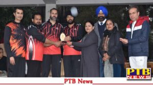 The teaching team at Lyallpur Khalsa College won the friendly cricket match