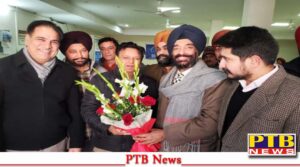 Chairman Pradyuman Singh Jolly and Managing Director Karan Sharma reached The Citizen Urban Cooperative Bank Mitthapur manager Rajeev Sharma welcomed congratulated everyone for the new year