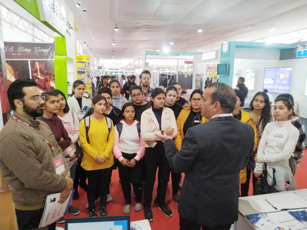 Multimedia Club of PG Department of Multimedia HMV organized a visit to Machinex 2023