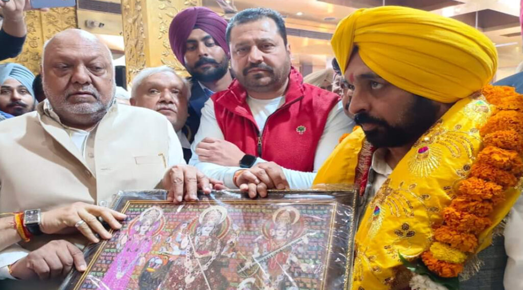 Punjab Chief Minister Bhagwant Mann bowed down at Mahashivaratri Mahalaxmi Temple and Shri Devi Talab Shaktipeeth