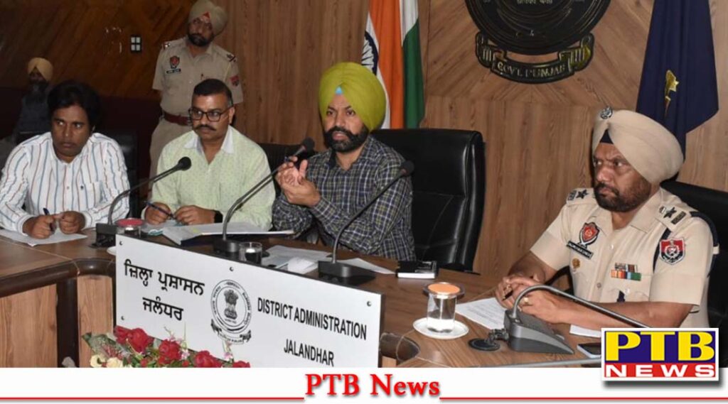 Deputy Commissioner IAS jaspreet Singh instructed the officers to strictly implement the model election process Order to remove political advertisements buildings within 24 hours