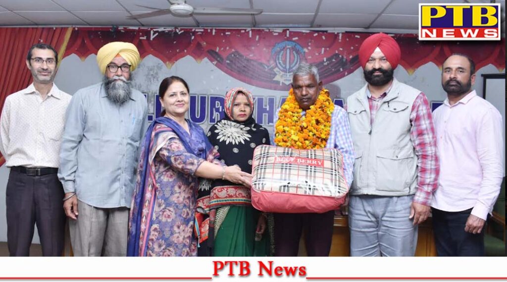 Kalu Ram employee of Lyallpur Khalsa College retired after rendering excellent services Jalandhar