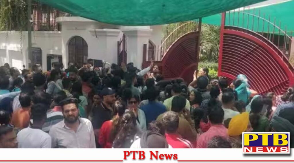 Bomb threat email to Indian School delhi chool has been evacuated Delhi Big News