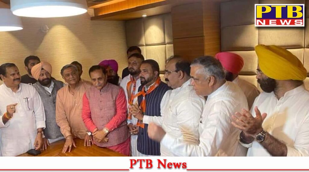 BJP gave a big blow to Aam Aadmi Party in the Lok Sabha by election Vipan Sabharwal left AAP broom and held BJP lotus Jalandhar